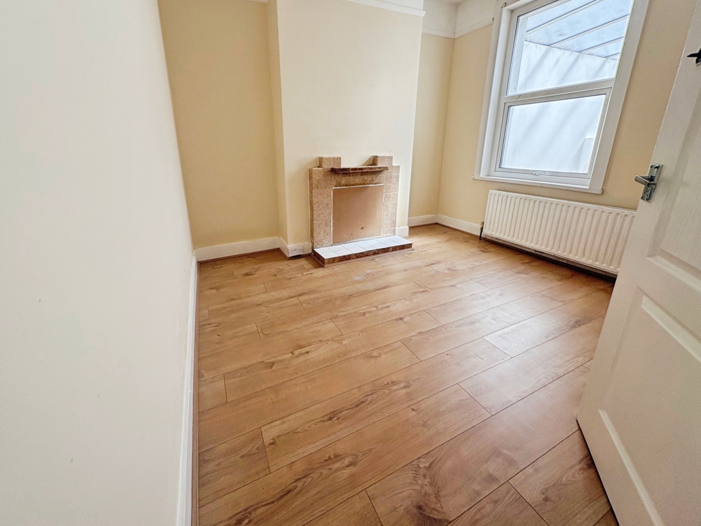 Reception Room/Bedroom 4